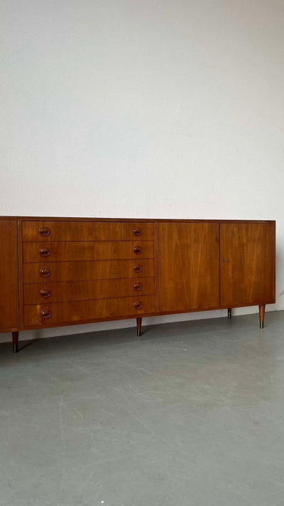 
                  
                    Vintage lowboard xl teak - LOUI.STORE
                  
                