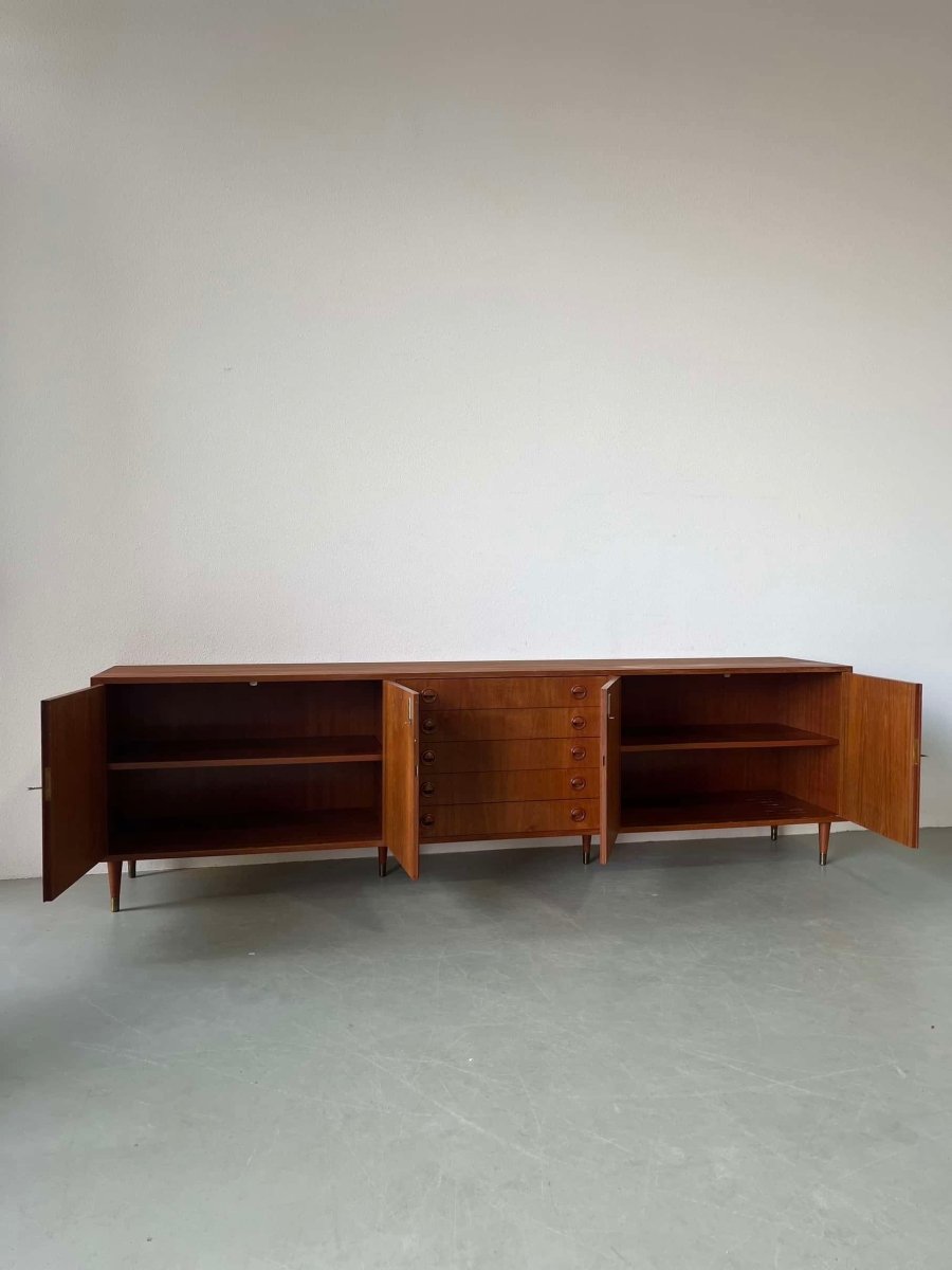 
                  
                    Vintage lowboard xl teak - LOUI.STORE
                  
                