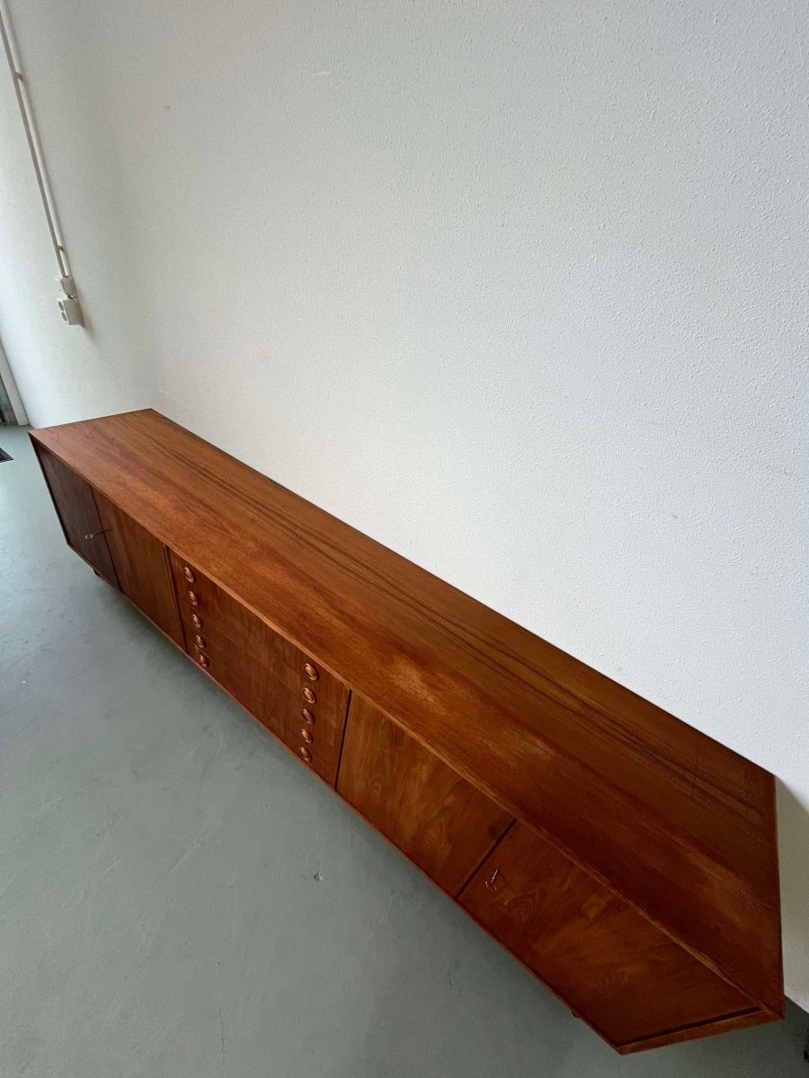 
                  
                    Vintage lowboard xl teak - LOUI.STORE
                  
                