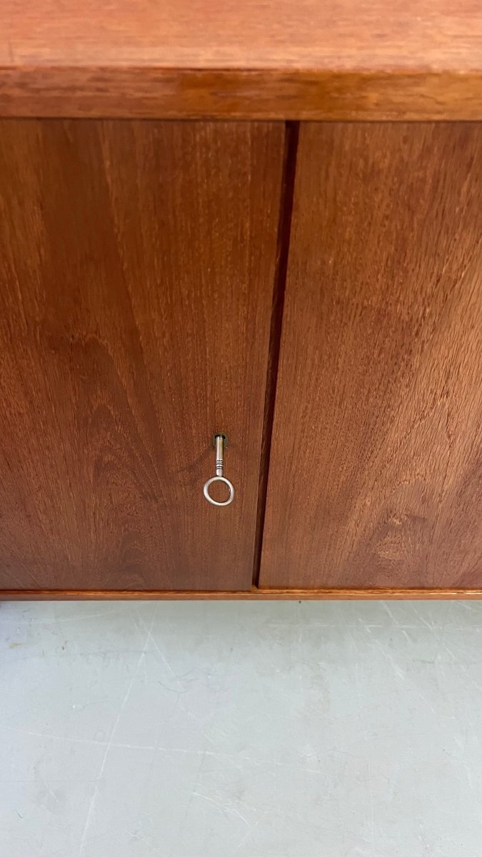 
                  
                    Vintage lowboard xl teak - LOUI.STORE
                  
                