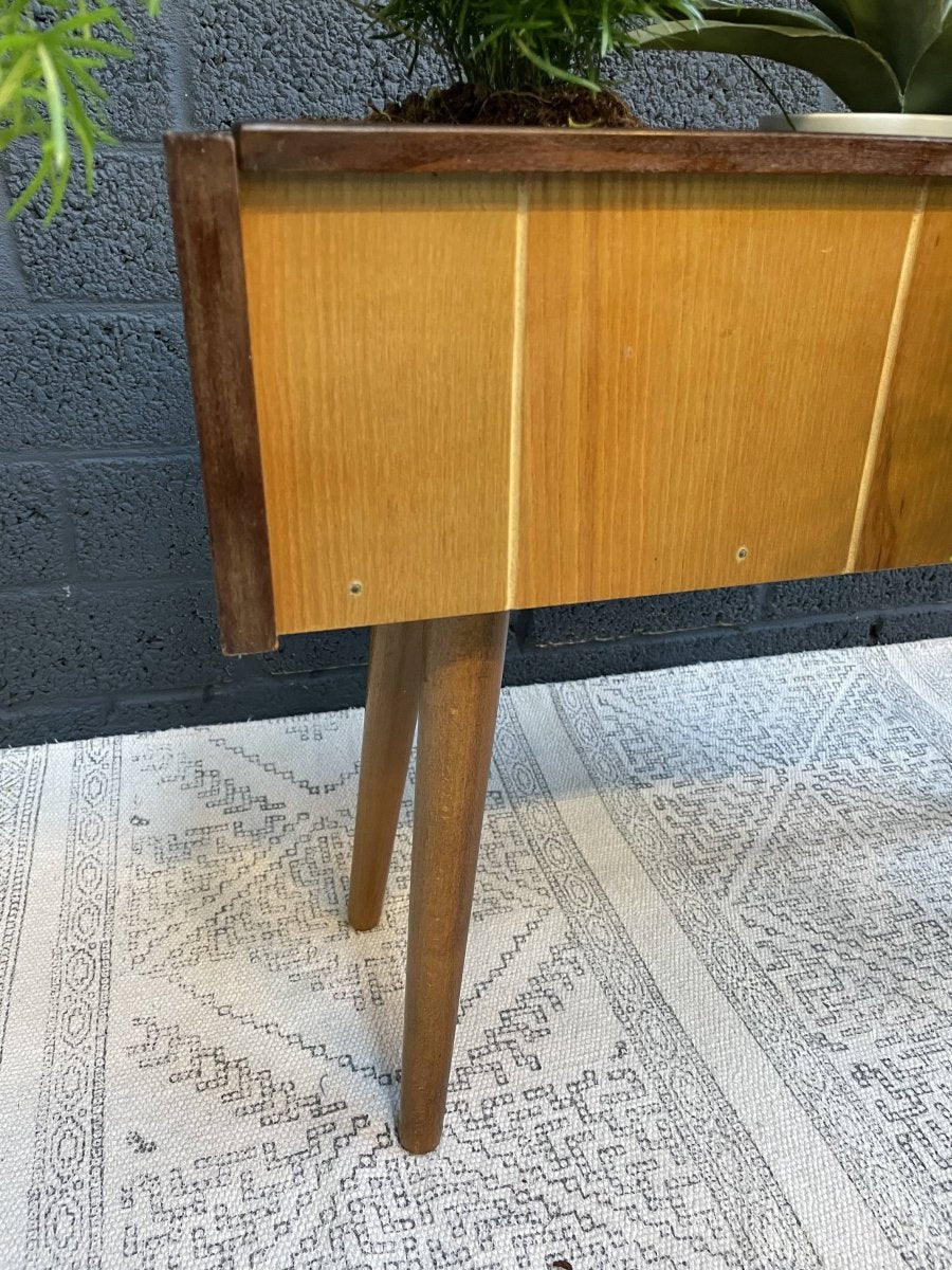 
                  
                    Vintage plantenbak - LOUI.STORE
                  
                