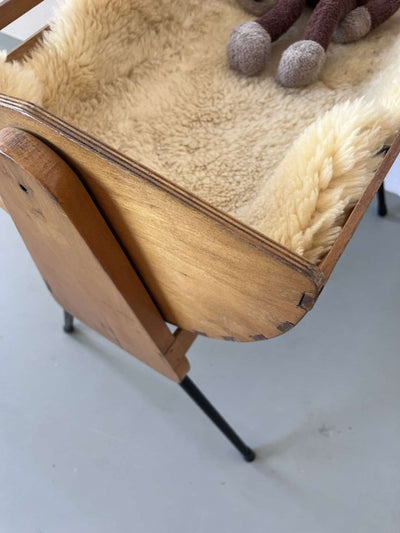 
                  
                    Vintage poppenwiegje - LOUI.STORE
                  
                