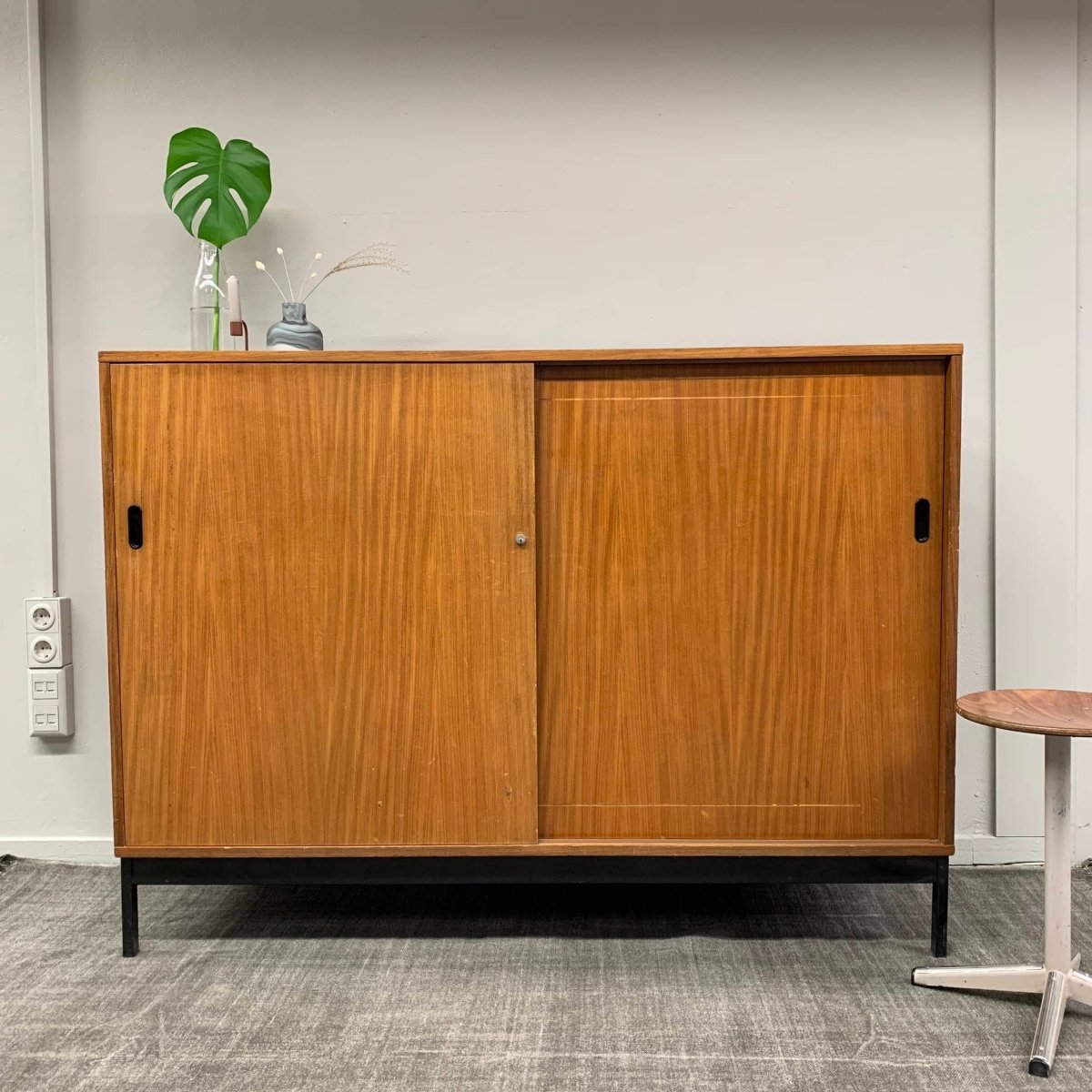 
                  
                    Vintage schoolkast - LOUI.STORE
                  
                