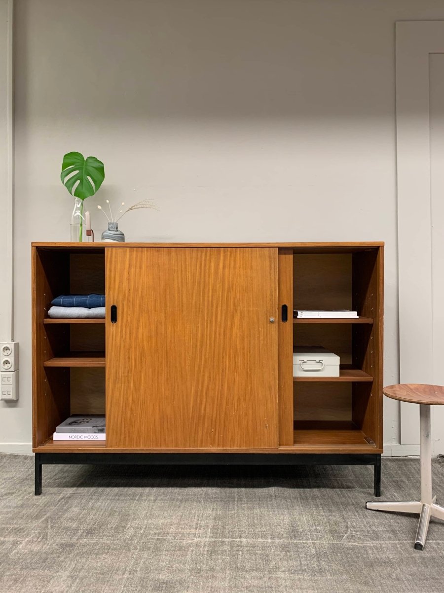 
                  
                    Vintage schoolkast - LOUI.STORE
                  
                