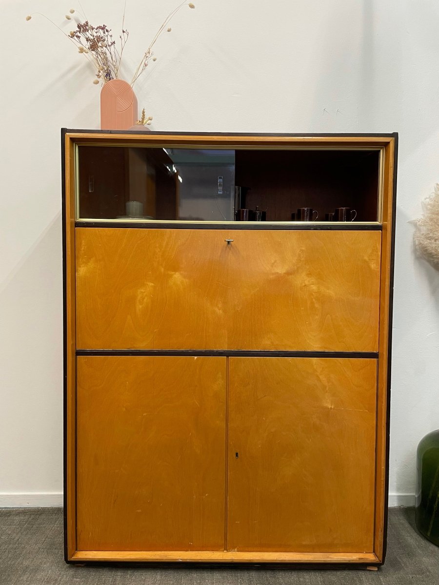 
                  
                    Vintage schoolkast - LOUI.STORE
                  
                