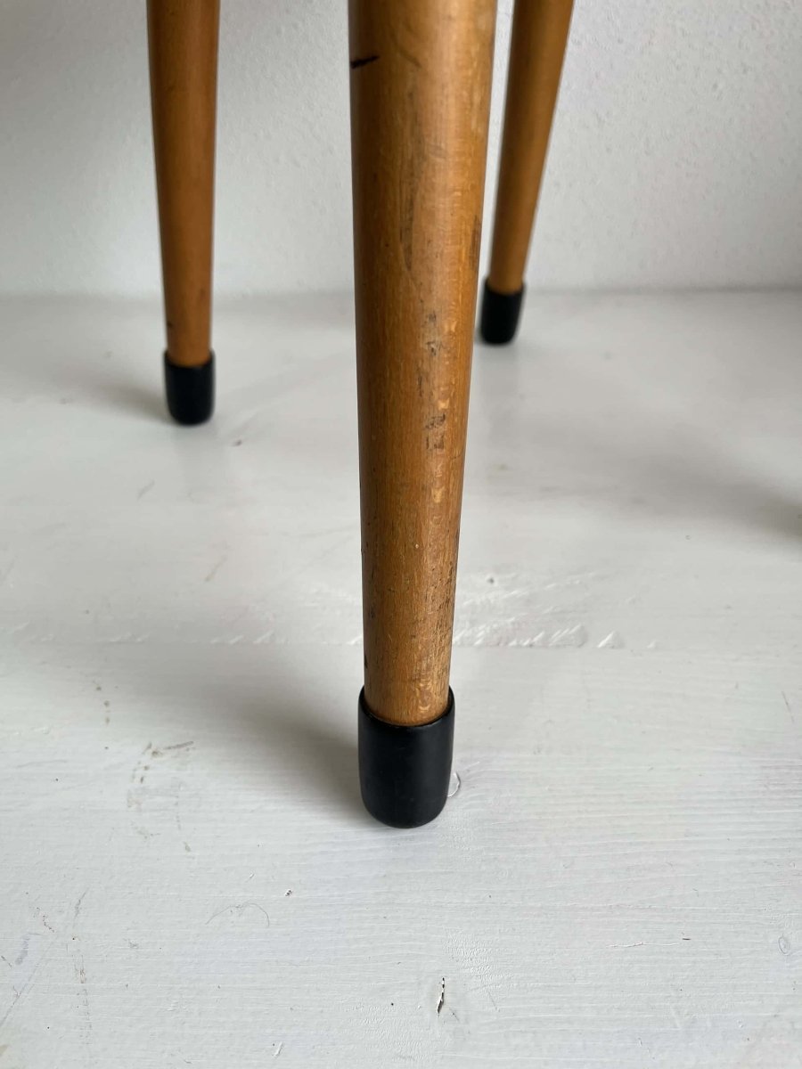 
                  
                    Vintage schoolstoeltje - LOUI.STORE
                  
                