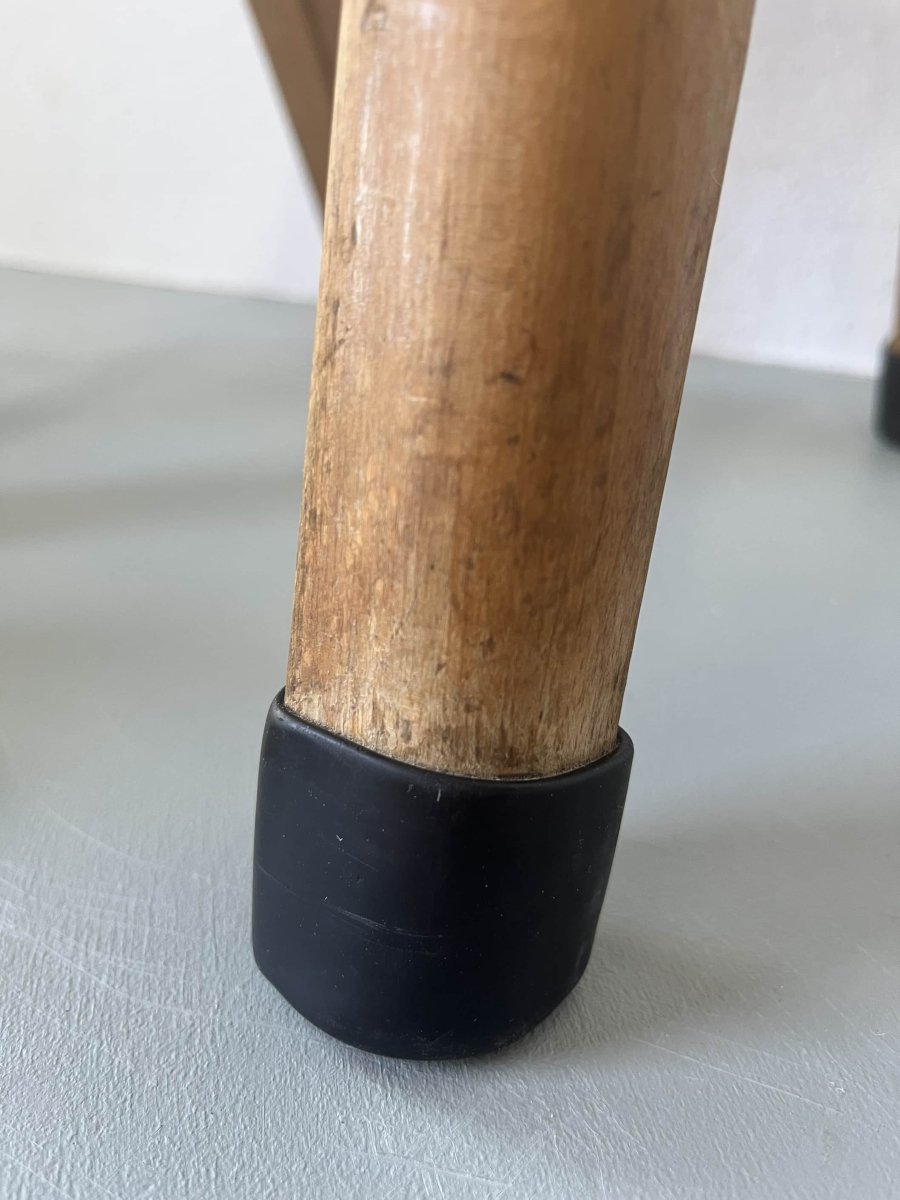 
                  
                    Vintage schoolstoeltje - LOUI.STORE
                  
                