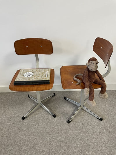 Vintage schoolstoeltje - LOUI.STORE