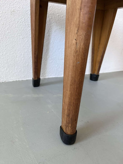 
                  
                    Vintage schoolstoeltje - LOUI.STORE
                  
                