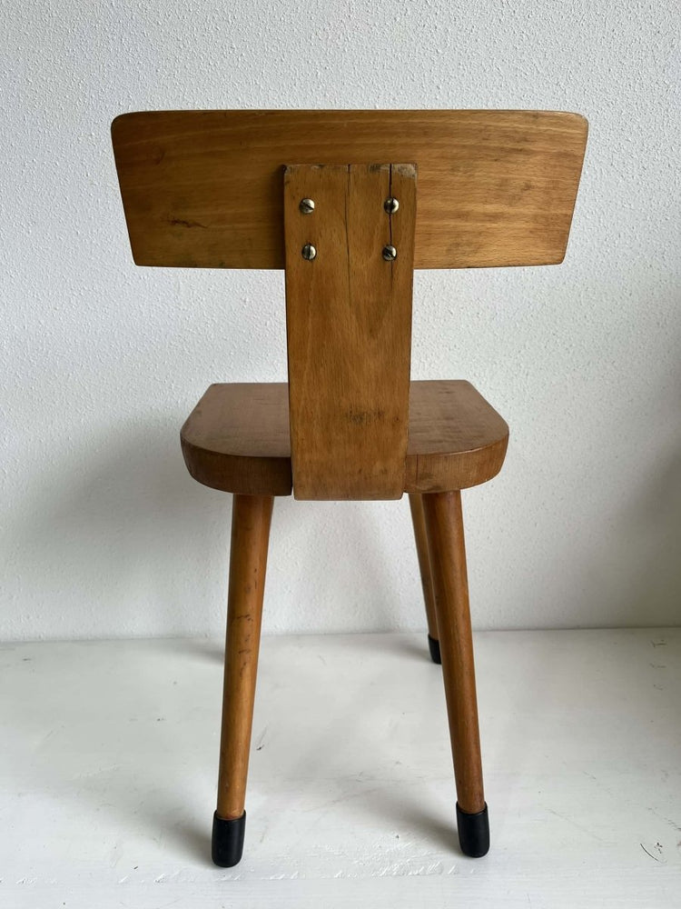 
                  
                    Vintage schoolstoeltje - LOUI.STORE
                  
                