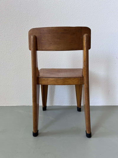 
                  
                    Vintage schoolstoeltje - LOUI.STORE
                  
                