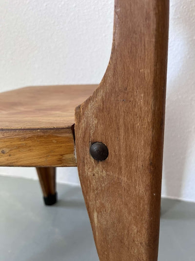 
                  
                    Vintage schoolstoeltje - LOUI.STORE
                  
                