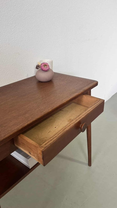 
                  
                    Vintage sidetable - LOUI.STORE
                  
                
