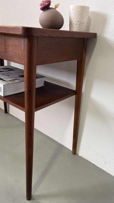 
                  
                    Vintage sidetable - LOUI.STORE
                  
                