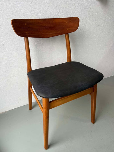 
                  
                    Vintage stoel Findahl - LOUI.STORE
                  
                