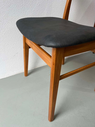 
                  
                    Vintage stoel Findahl - LOUI.STORE
                  
                