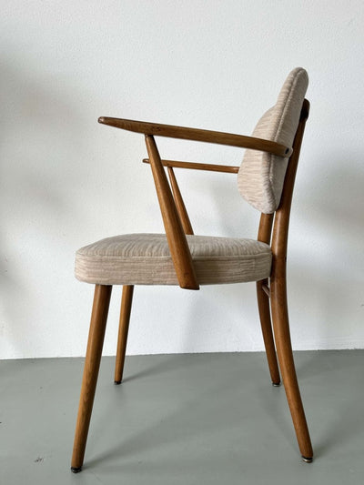 
                  
                    Vintage stoel - LOUI.STORE
                  
                