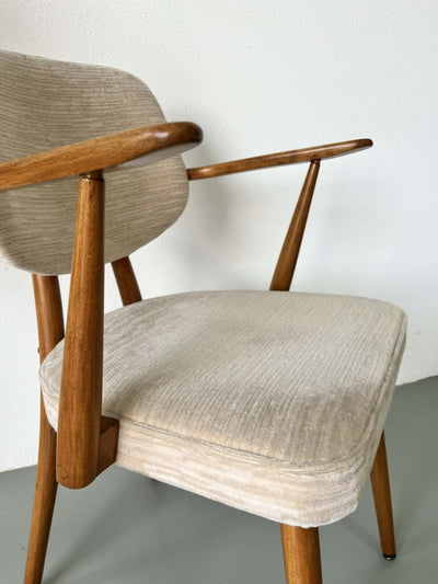 
                  
                    Vintage stoel - LOUI.STORE
                  
                