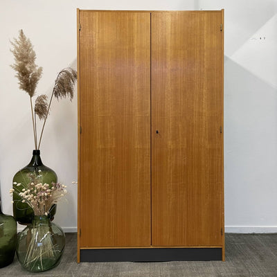 Vintage strakke kledingkast - LOUI.STORE