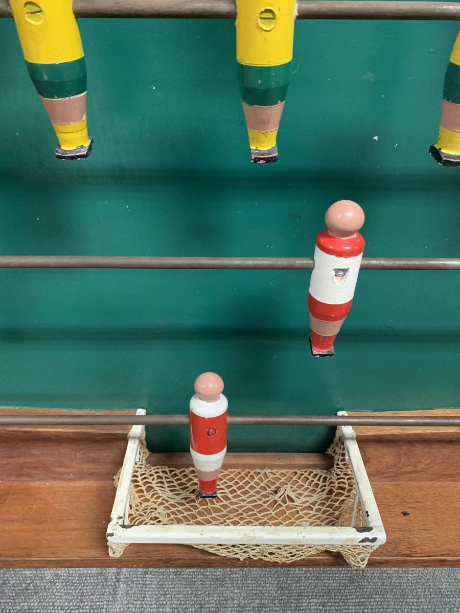 
                  
                    Vintage tafelvoetbal - LOUI.STORE
                  
                