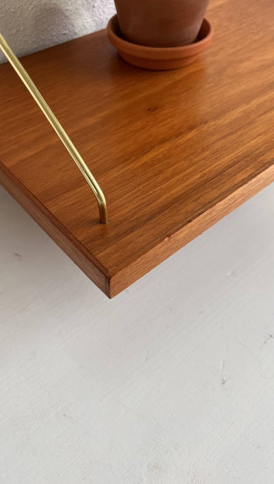 
                  
                    Vintage teak wandplankje - LOUI.STORE
                  
                