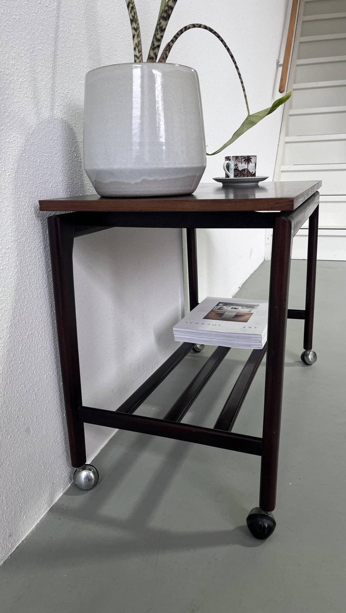 
                  
                    Vintage trolley - LOUI.STORE
                  
                