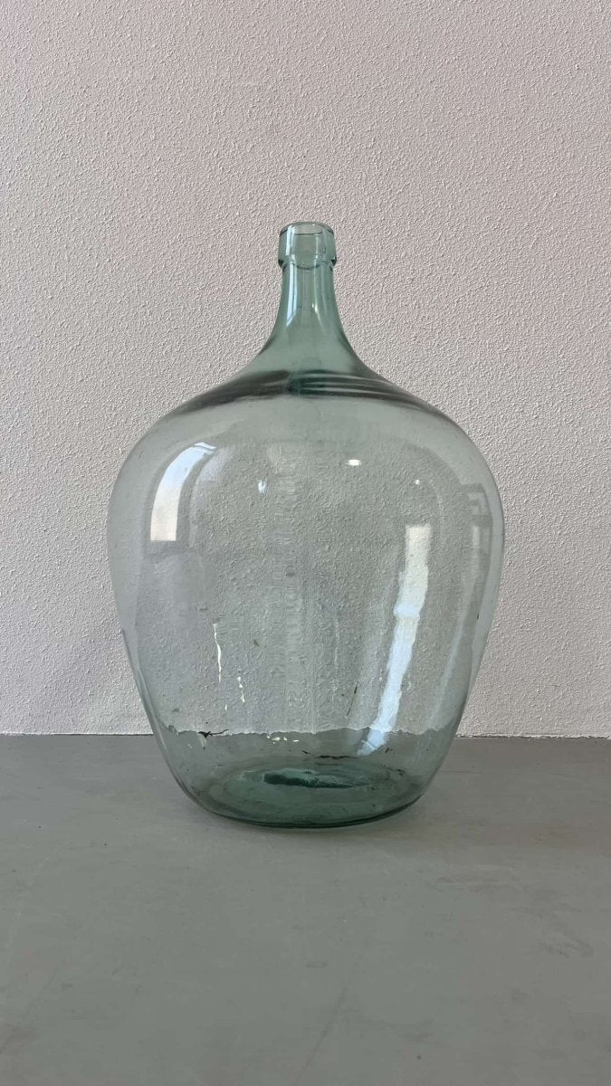 
                  
                    Vintage vaas in krat - LOUI.STORE
                  
                