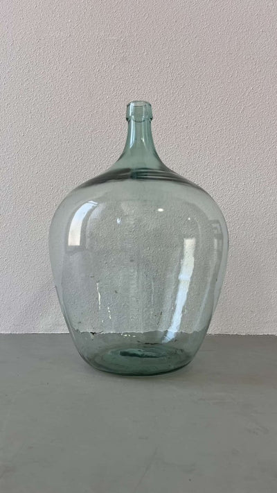 
                  
                    Vintage vaas in krat - LOUI.STORE
                  
                