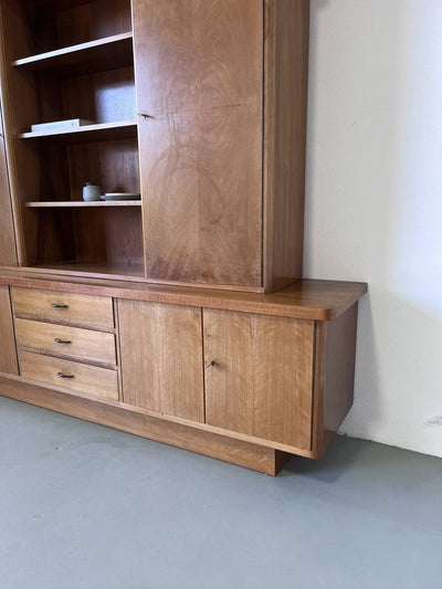 
                  
                    Vintage wandkast - LOUI.STORE
                  
                