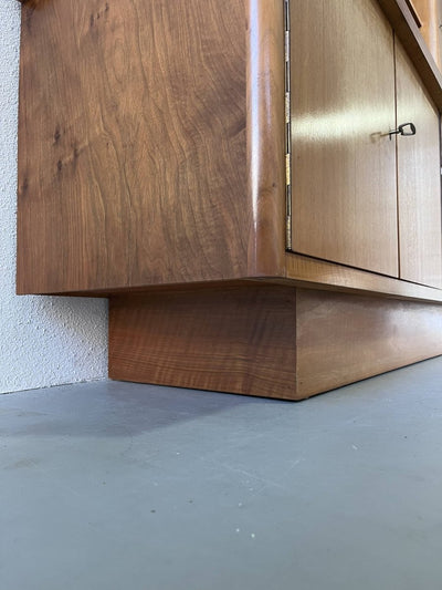 
                  
                    Vintage wandkast - LOUI.STORE
                  
                