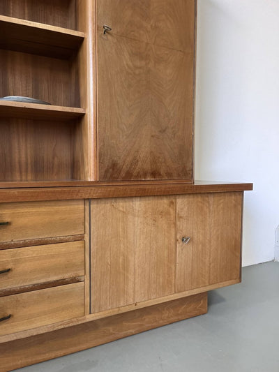 
                  
                    Vintage wandkast - LOUI.STORE
                  
                