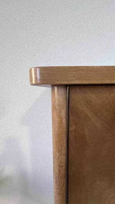 
                  
                    Vintage wandkast - LOUI.STORE
                  
                