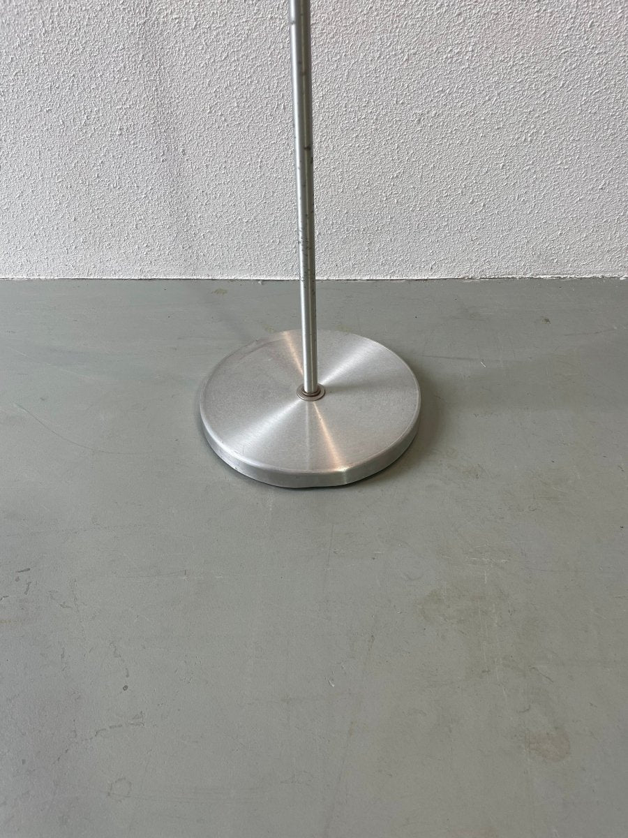 
                  
                    Vloerlamp Carl Thore - LOUI.STORE
                  
                