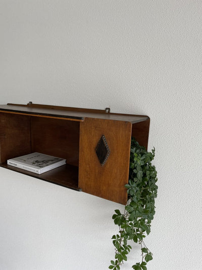 
                  
                    Wandkastje Amsterdamse school - LOUI.STORE
                  
                