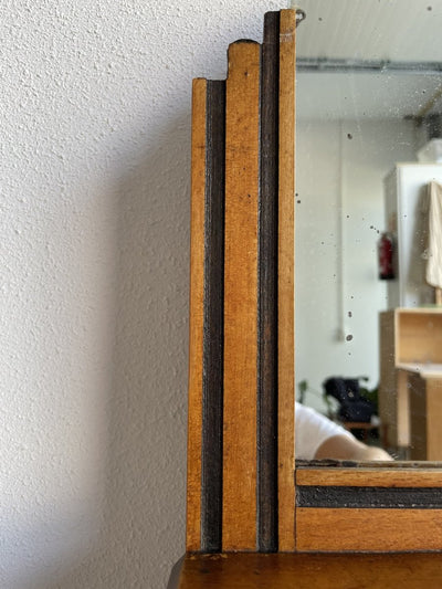 
                  
                    Wandkastje met spiegel - LOUI.STORE
                  
                