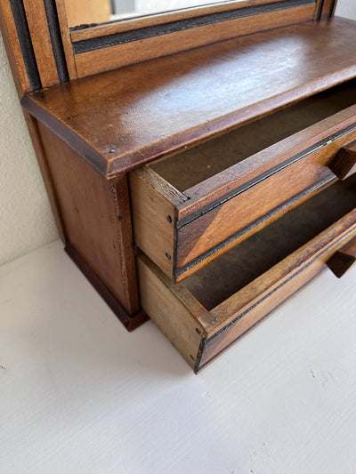 
                  
                    Wandkastje met spiegel - LOUI.STORE
                  
                