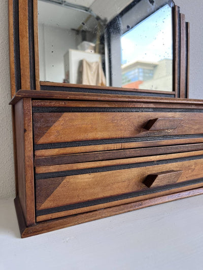 
                  
                    Wandkastje met spiegel - LOUI.STORE
                  
                