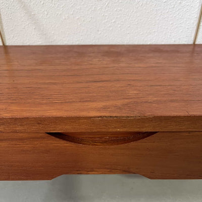 
                  
                    Wandkastje string lade - LOUI.STORE
                  
                