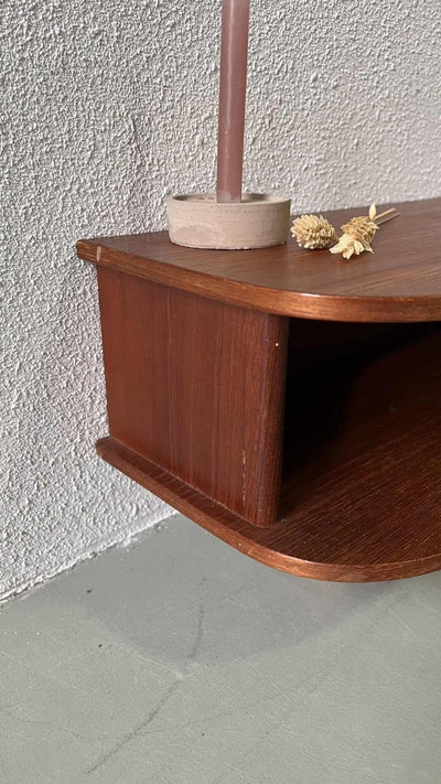 
                  
                    Wandkastje teak - LOUI.STORE
                  
                
