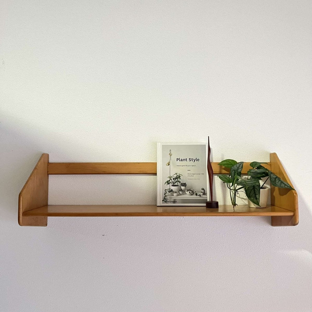 
                  
                    Wandplank Hans Wegner - LOUI.STORE
                  
                