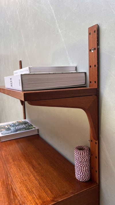 
                  
                    Wandsysteem met lades - LOUI.STORE
                  
                