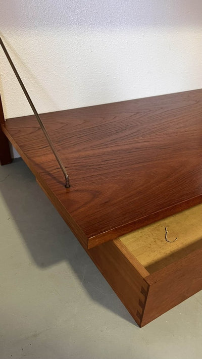 
                  
                    Wandsysteem met lades - LOUI.STORE
                  
                