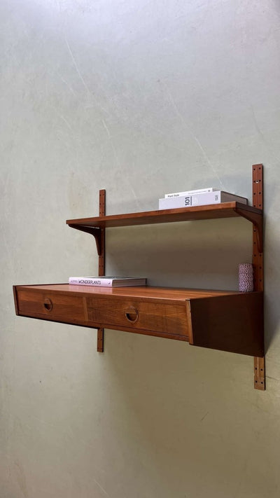 
                  
                    Wandsysteem met lades - LOUI.STORE
                  
                