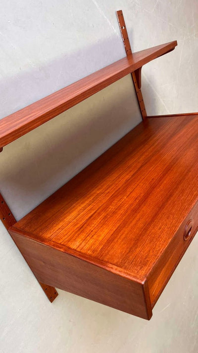 
                  
                    Wandsysteem met lades - LOUI.STORE
                  
                