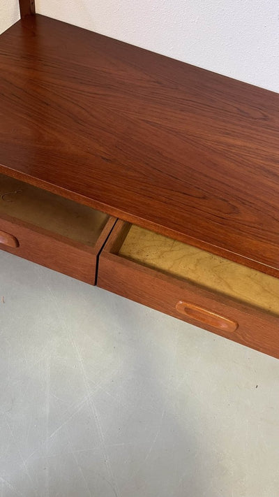 
                  
                    Wandsysteem met lades - LOUI.STORE
                  
                