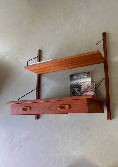 
                  
                    Wandsysteem met lades - LOUI.STORE
                  
                