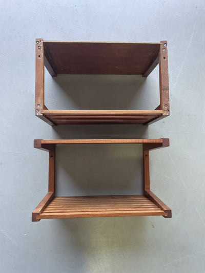 
                  
                    Wandsysteem nachtkastjes teak - LOUI.STORE
                  
                