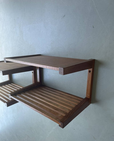 
                  
                    Wandsysteem nachtkastjes teak - LOUI.STORE
                  
                