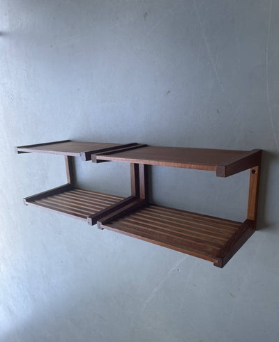 
                  
                    Wandsysteem nachtkastjes teak - LOUI.STORE
                  
                
