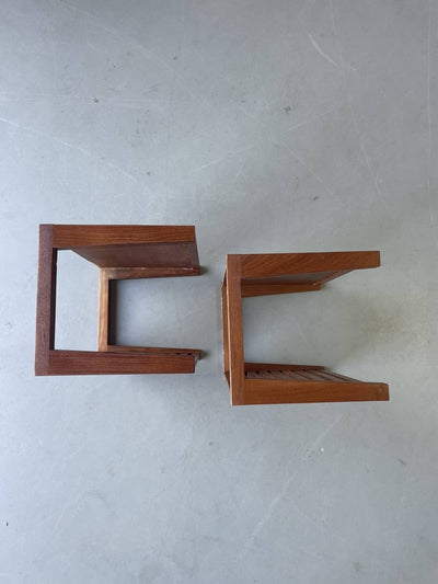 
                  
                    Wandsysteem nachtkastjes teak - LOUI.STORE
                  
                